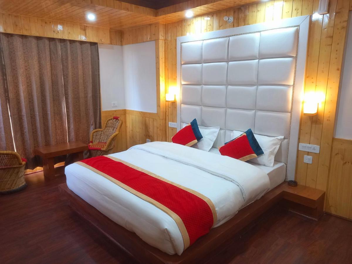 Humble Holiday Inn Kufri Simla Esterno foto