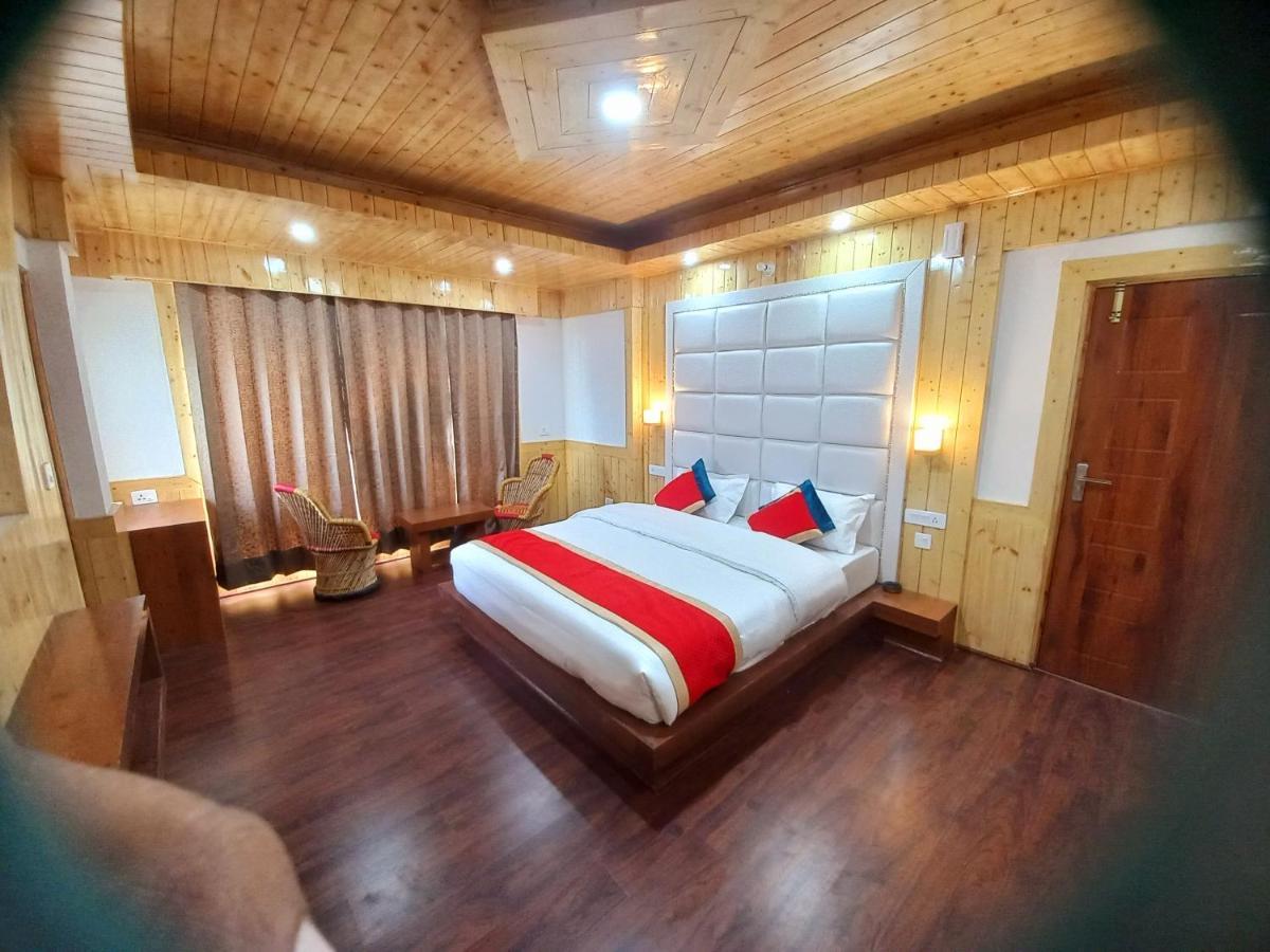 Humble Holiday Inn Kufri Simla Esterno foto