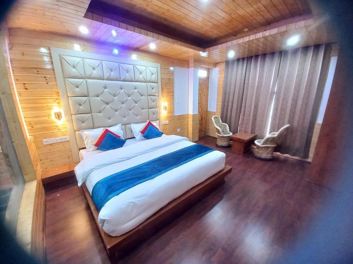 Humble Holiday Inn Kufri Simla Esterno foto