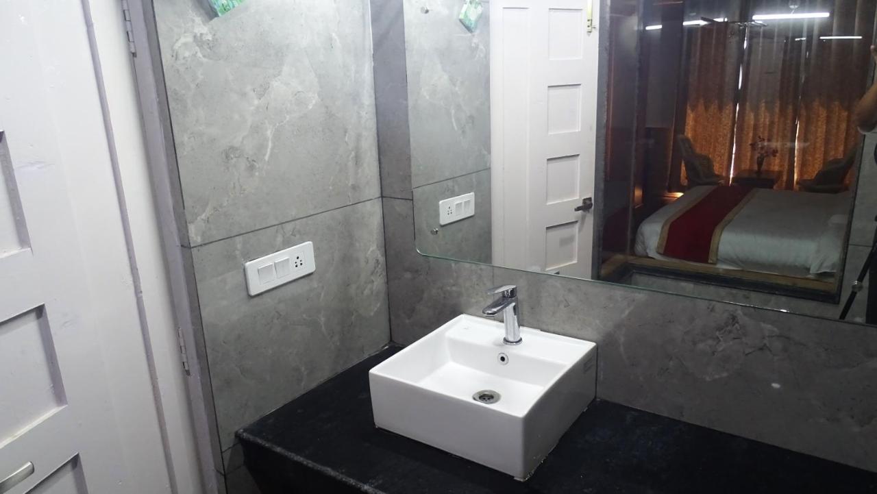 Humble Holiday Inn Kufri Simla Esterno foto