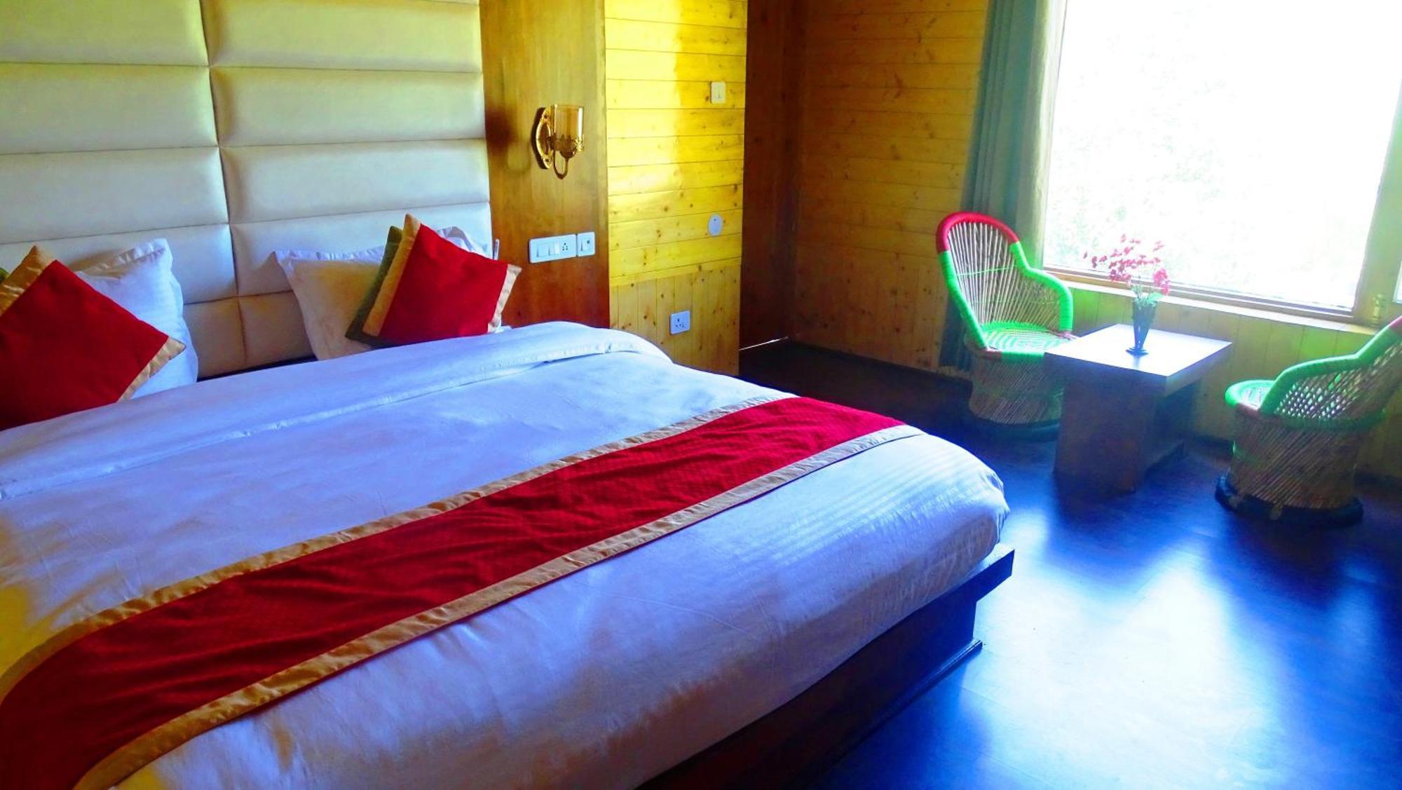 Humble Holiday Inn Kufri Simla Esterno foto