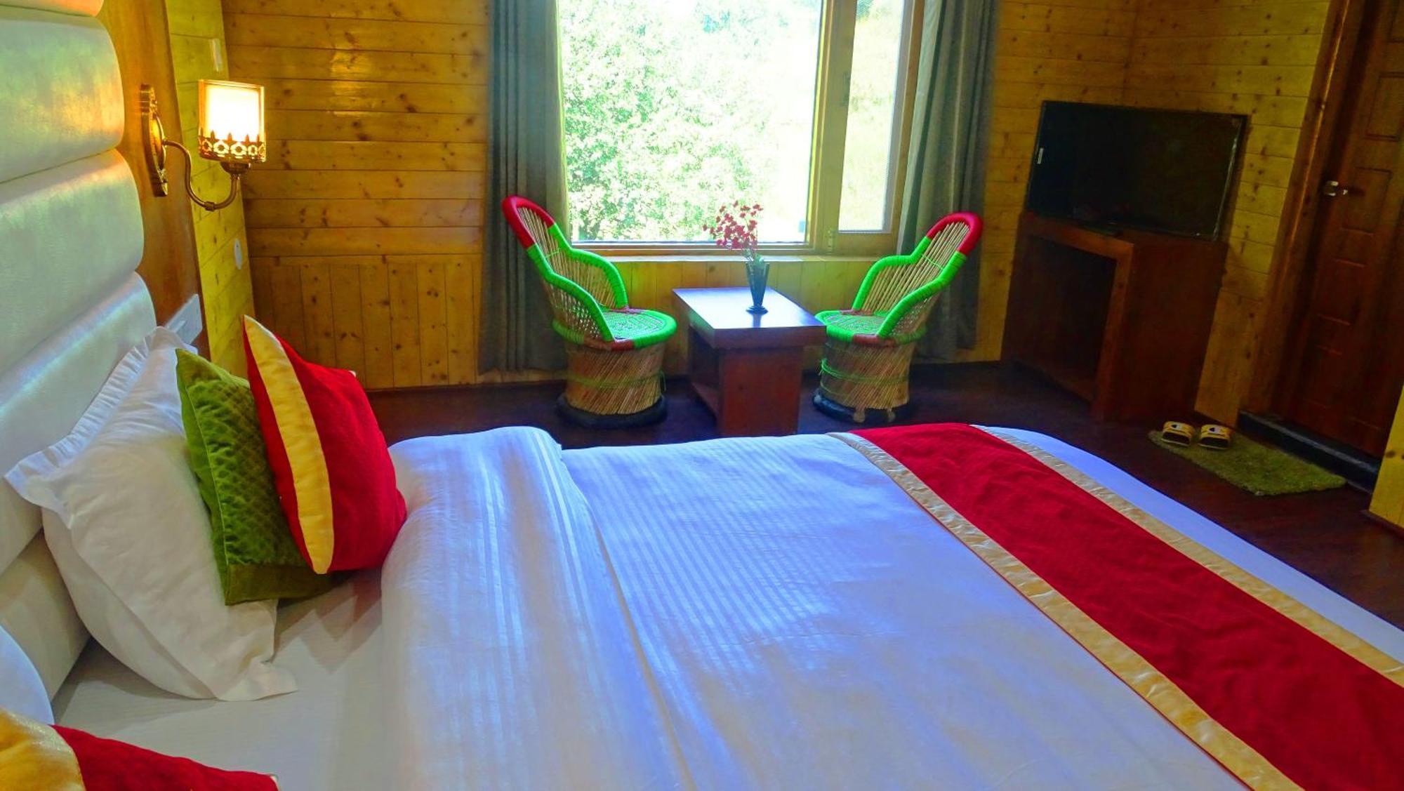 Humble Holiday Inn Kufri Simla Esterno foto