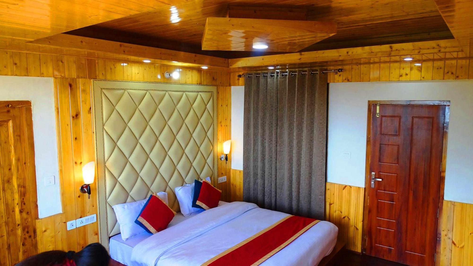 Humble Holiday Inn Kufri Simla Esterno foto